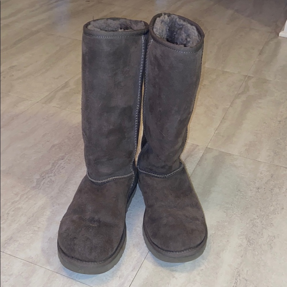 Women’s gently worn UGG boots